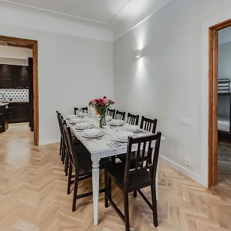 דירה Foodie Paradise! Elegant In City Center; Sleeps 12, 110sqm 3br 2bath ריגה