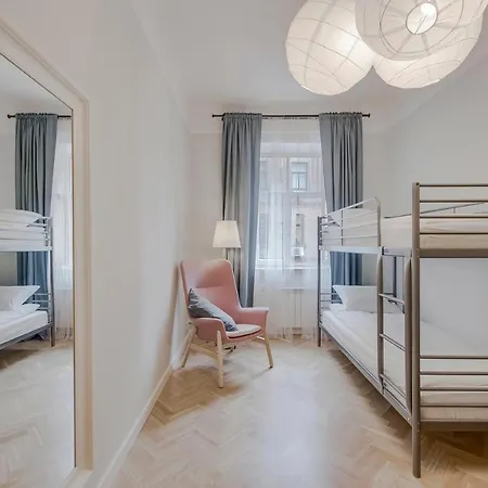 Foodie Paradise! Elegant In City Center; Sleeps 12, 110sqm 3br 2bath *