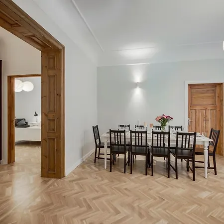 Foodie Paradise! Elegant In City Center; Sleeps 12, 110sqm 3br 2bath Riga