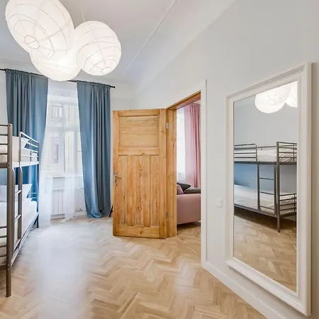 Apartment Foodie Paradise! Elegant In City Center; Sleeps 12, 110sqm 3br 2bath *