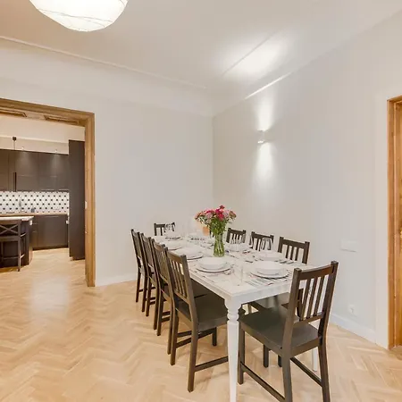 Foodie Paradise! Elegant In City Center; Sleeps 12, 110sqm 3br 2bath Riga
