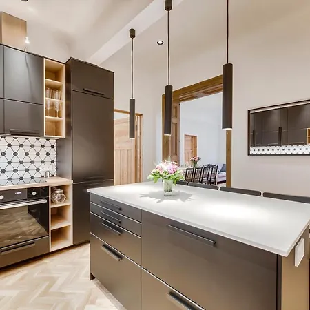 Foodie Paradise! Elegant In City Center; Sleeps 12, 110sqm 3br 2bath Riga