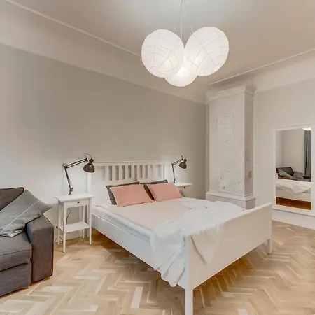 Foodie Paradise! Elegant In City Center; Sleeps 12, 110sqm 3br 2bath Apartman Riga