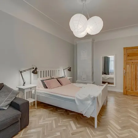 Foodie Paradise! Elegant In City Center; Sleeps 12, 110sqm 3br 2bath * Riga