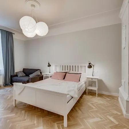 Foodie Paradise! Elegant In City Center; Sleeps 12, 110sqm 3br 2bath Riga
