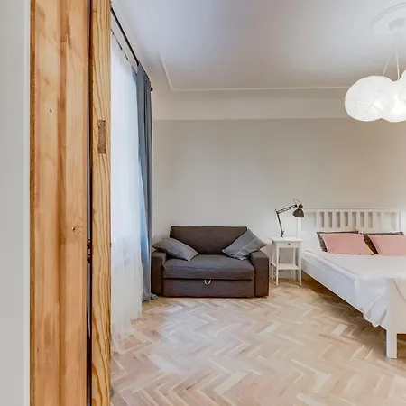 Apartment Foodie Paradise! Elegant In City Center; Sleeps 12, 110sqm 3br 2bath Riga