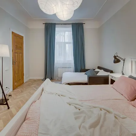 Apartman Foodie Paradise! Elegant In City Center; Sleeps 12, 110sqm 3br 2bath Riga