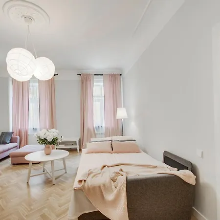 Foodie Paradise! Elegant In City Center; Sleeps 12, 110sqm 3br 2bath Riga