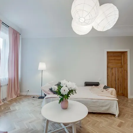 Foodie Paradise! Elegant In City Center; Sleeps 12, 110sqm 3br 2bath *