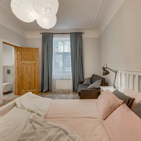 Foodie Paradise! Elegant In City Center; Sleeps 12, 110sqm 3br 2bath Appartement *