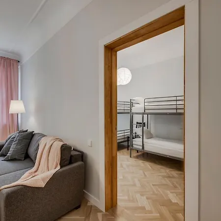 Foodie Paradise! Elegant In City Center; Sleeps 12, 110sqm 3br 2bath Appartement Riga